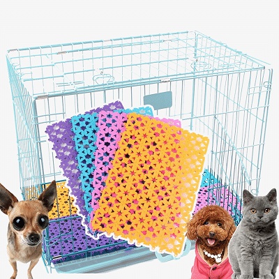 Tấm lót sàn chuồng Chó Mèo bằng nhựa PVC dẻo 20x30cm - nhiều màu sắc .