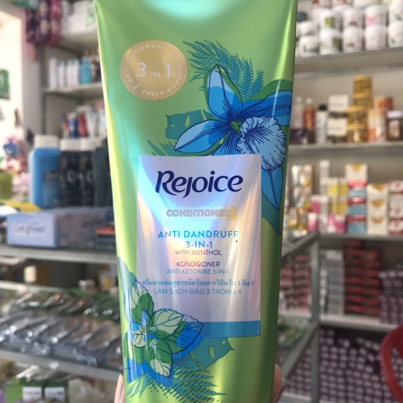 Dầu xả Rejoice Sạch gàu 3 trong 1 chai 320ml