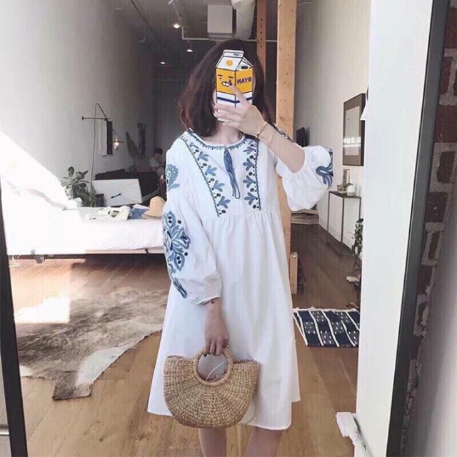 Đầm thêu hoa bohemien