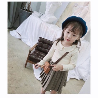Áo len cổ bèo