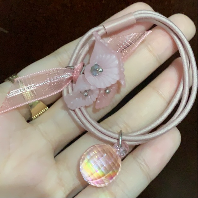 Cột tóc hoa nhiều màu