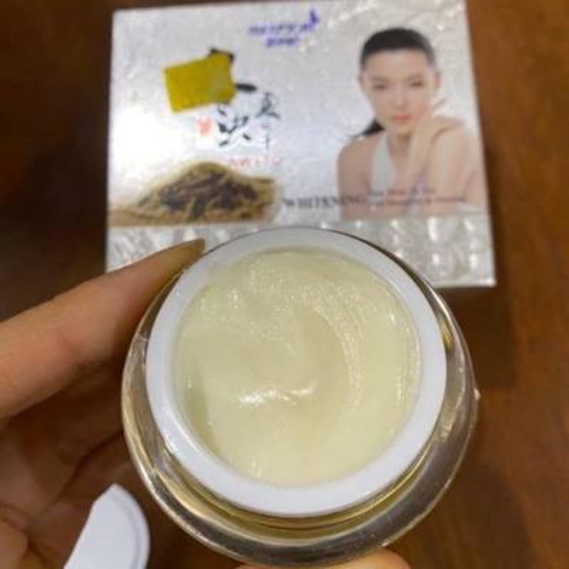 Kem Huayuenong đông trùng kem trắng  và  kem  vàng