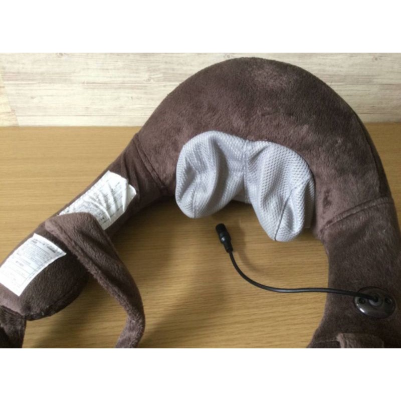 Massage cổ vai gáy Omron