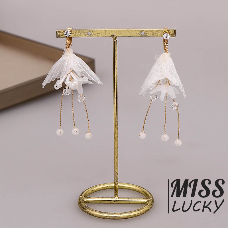 Khuyên tai và kẹp tóc cô dâu thời trang thanh tú