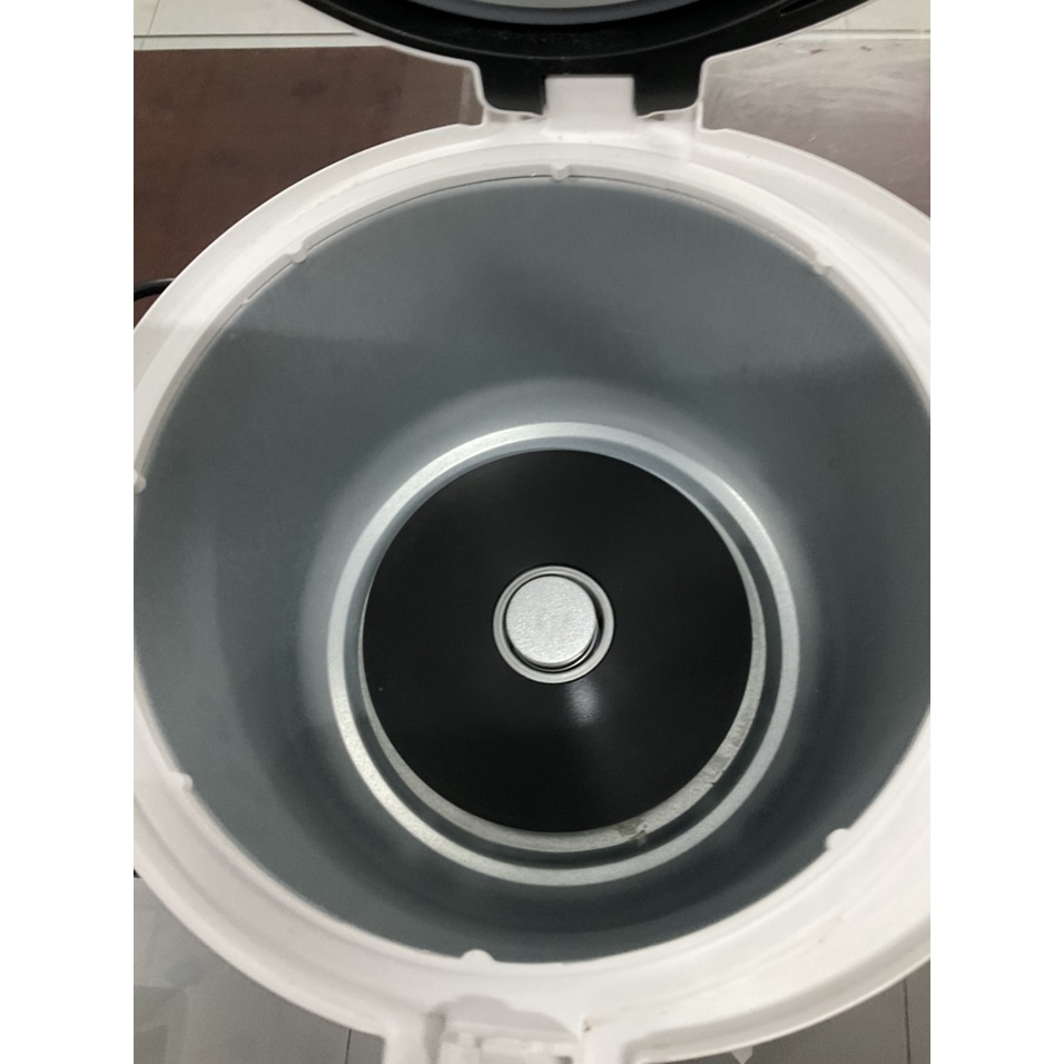 Nồi cơm điện Cuckoo 1.8 lít CR-1081 - Hàng trưng bày