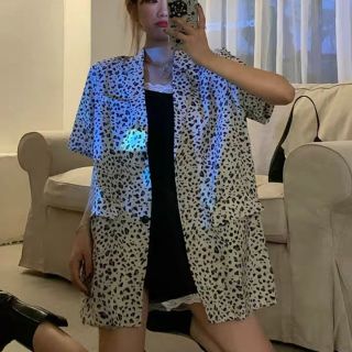 Set blazer mỏng tay ngắn + váy 2 dây xẻ phối ren