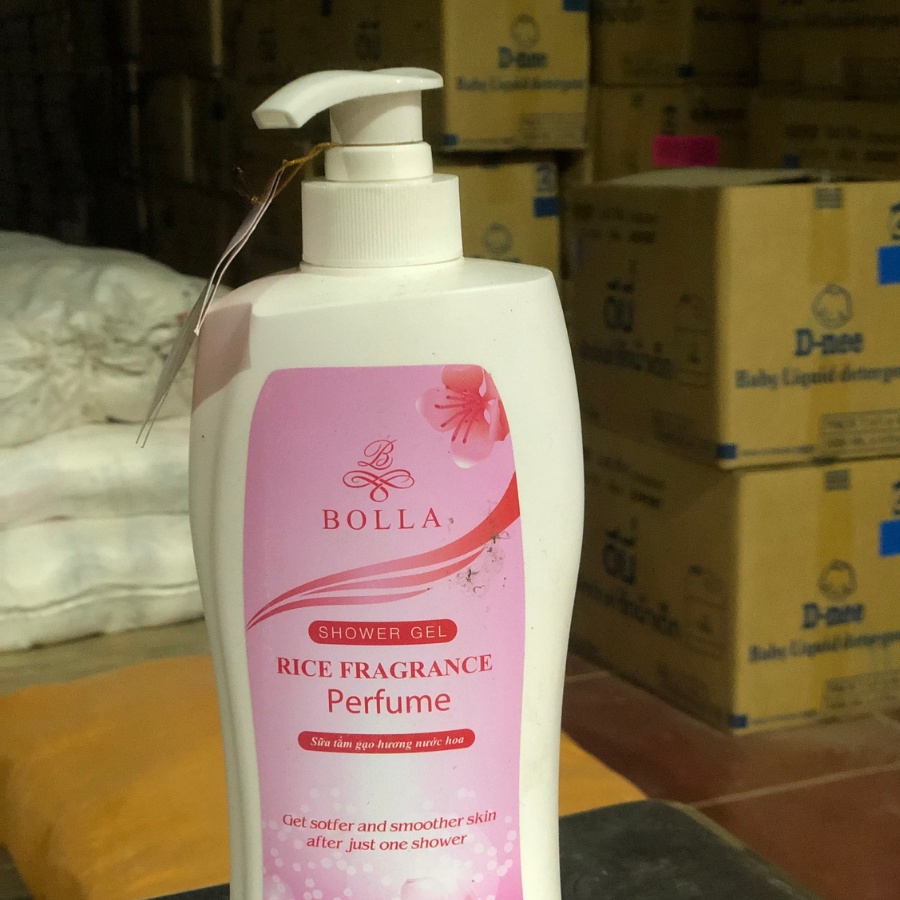 Sữa tắm nước hoa Bolla tinh chất gạo 650ml dưỡng ẩm thơm lâu trắng da toàn thân lưu hương lâu ,dịu nhẹ hàng chính hãng