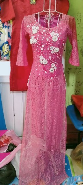 Thành lý áo dài ren hồng đính hoa