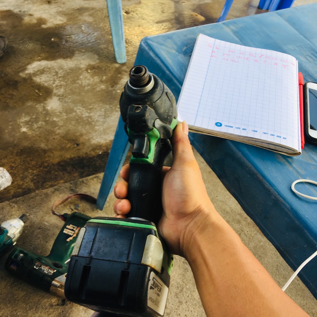 339-Máy bắn vít HITACHI 14.4v nội đại Nhật