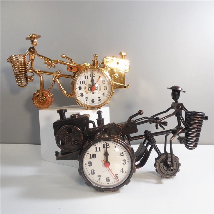 Đồng Hồ Báo Thức Để Bàn Hình Máy Kéo Cổ Điển Sáng Tạo Cho Học Sinh