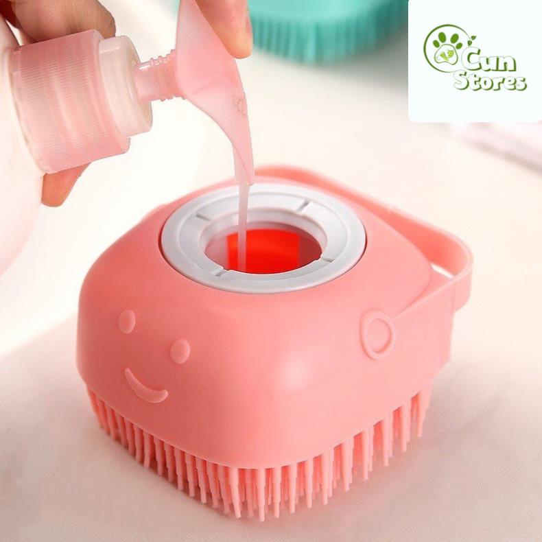 Bàn Chải Tắm/Bông Tắm Silicon Tạo Bọt Matxa Cho Chó Mèo có Chỗ Đựng Sữa Tắm  - Phụ Kiện Thú Cưng Cún Stores