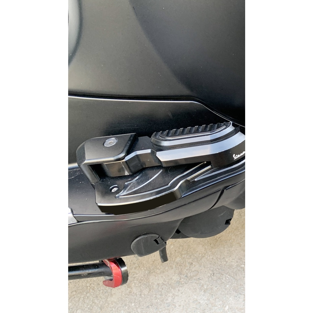 Nút đậy gầm xe Vespa Sprint Primavera