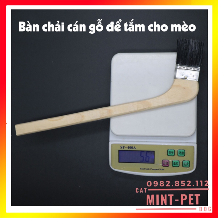 Bàn chải cán gỗ để tắm cho mèo ở trong lồng #Mint Pet