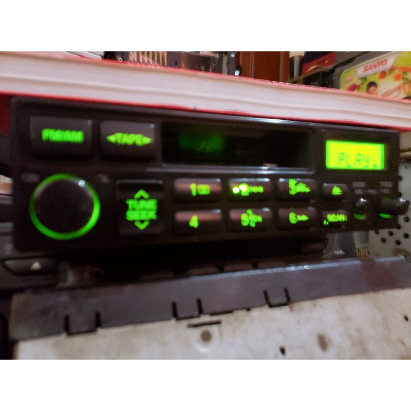 Đầu Radio Tape Huyndai, loại 1 din, đã qua sử dụng, lắp chung cho tất các hãng xe.