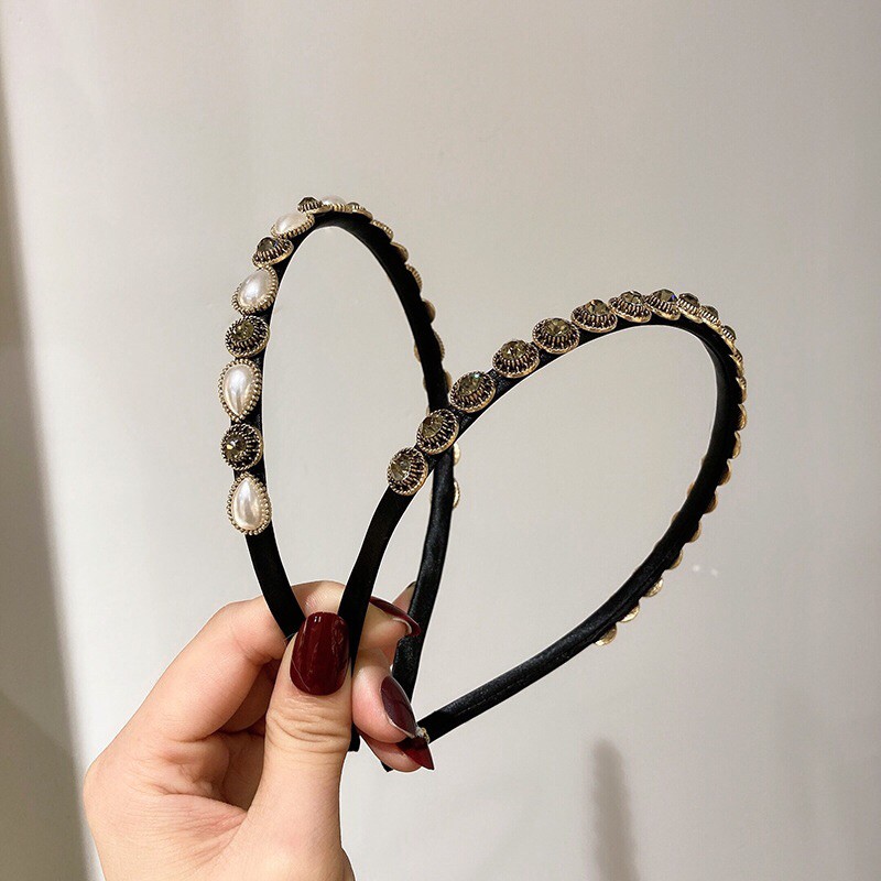 các mẫu cài tóc nền nhung đen đính trai nhân tạo &amp; đá