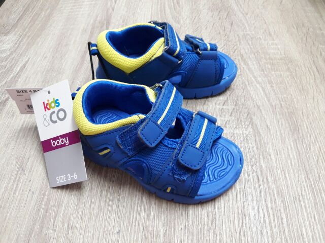 Sandal bé trai xách tay