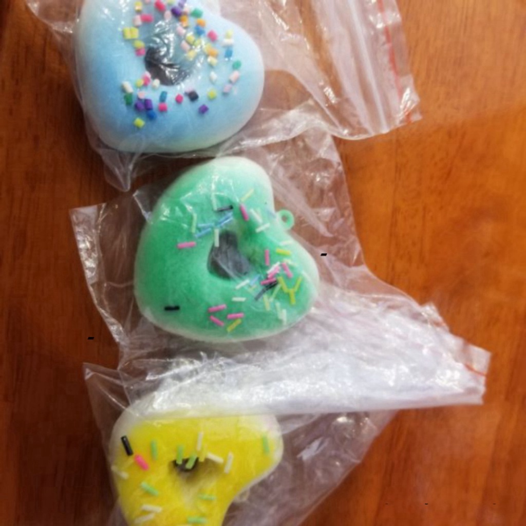 Squishy mini bánh donut trái tim