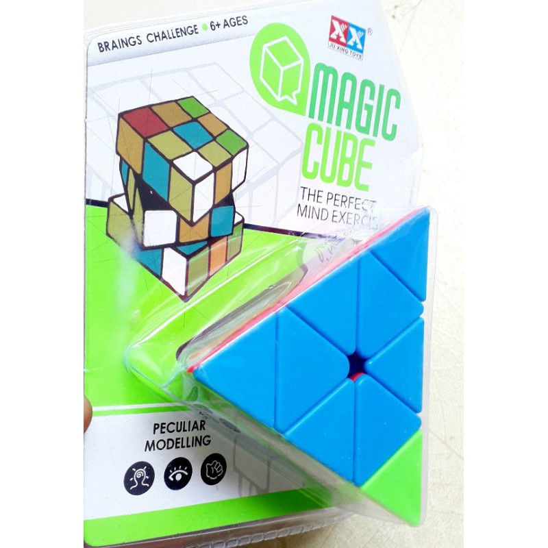 Rubik Tam giác kim tự tháp bằng nhựa rất đẹp