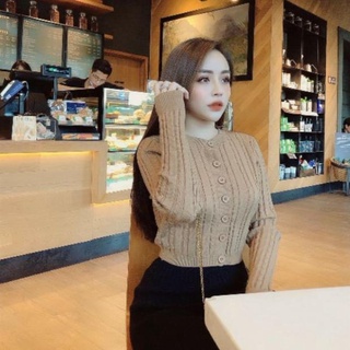 Áo len Gân khuy dáng Croptop - áo Len khuy vặn thừng