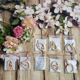 Vòng dâu tằm trừ tà cho bé
