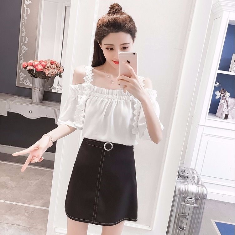 Áo 2 dây ren trễ vai phong cách Hàn Quốc SM02