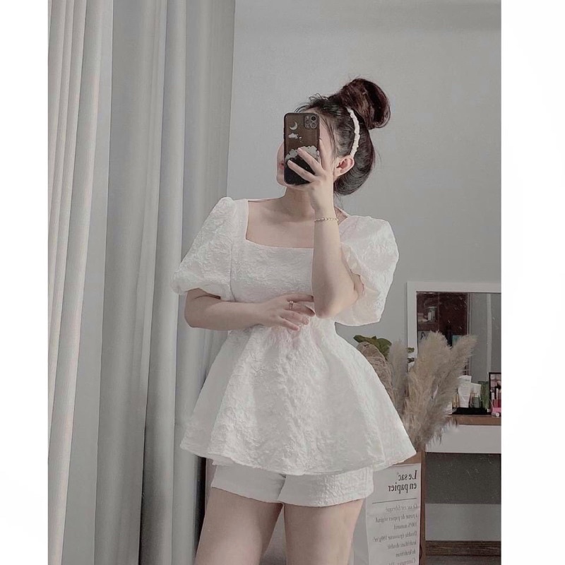 SET/BỘ XỐP VÂN TRẮNG ÁO CỔ VUÔNG TAY PHỒNG CHUN HỞ LƯNG XOÈ MIX SOOC TRẮNG DÁNG RỘNG SIÊU HOT
