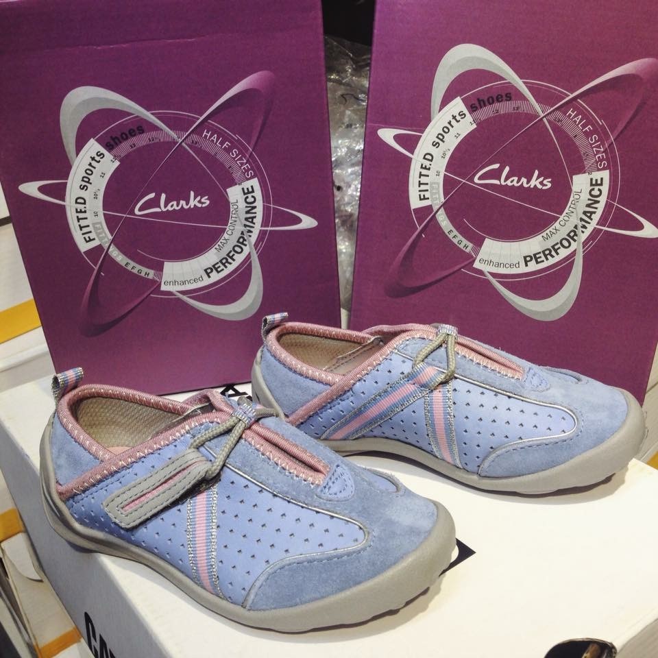 Giày Clarks