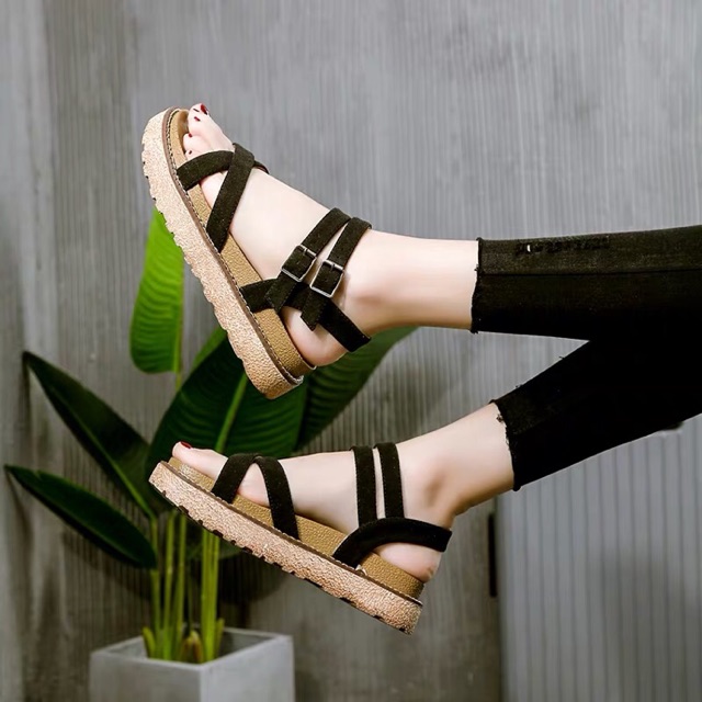 Giày sandals đế bánh mì mẫu đẹp 2020