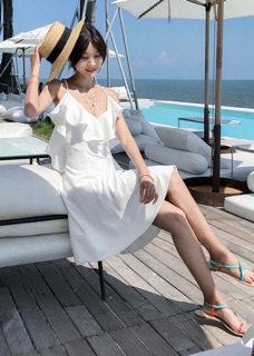 Đầm trắng viền bèo đan dây sau, váy đi biển xuongvnxk vnxk (kèm hình thật)