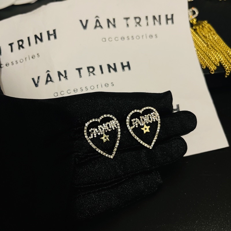 Khuyên tai tim di o