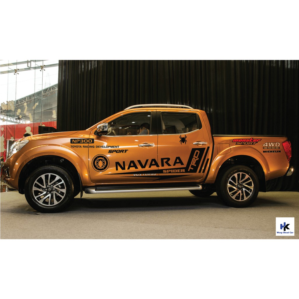 Tem xe Navara phong cách thể thao - decal navara