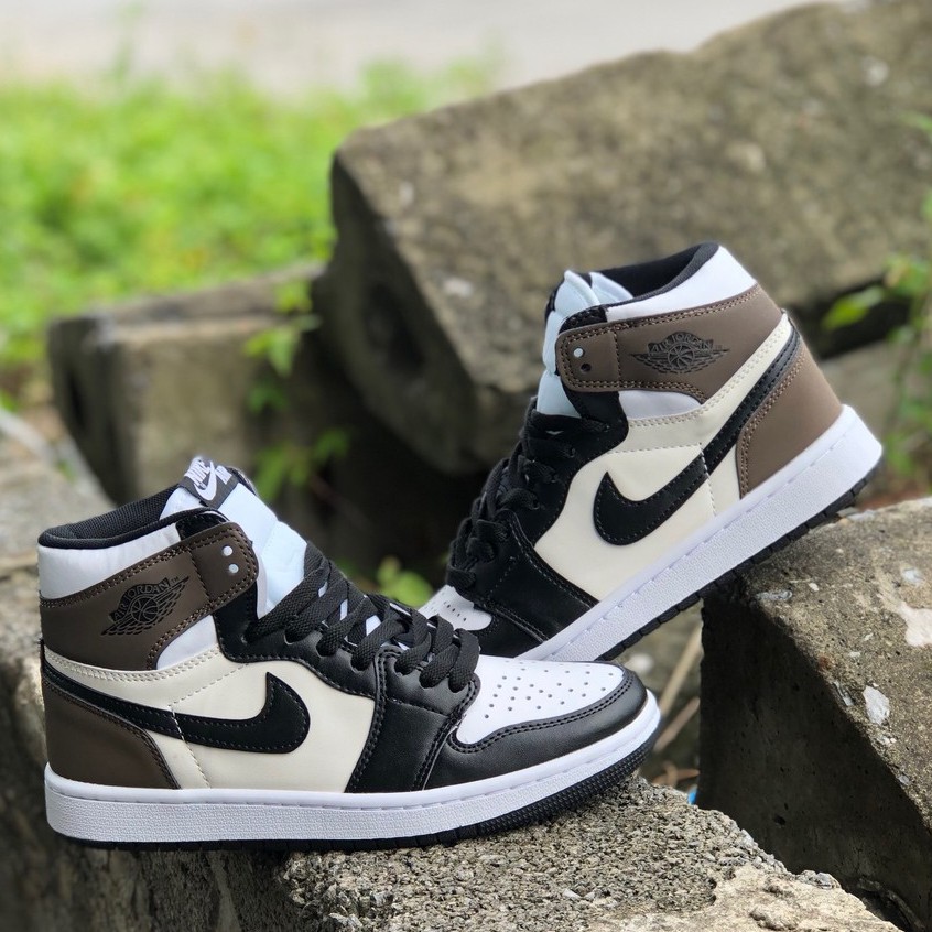Giày jordan Xám cao cổ 💦SALE SỐC🌺, Giày thể thao 𝐀𝐈𝐑 𝐉𝐎𝐑𝐃𝐀𝐍 1 xám cao cổ móc đen full box bill | BigBuy360 - bigbuy360.vn