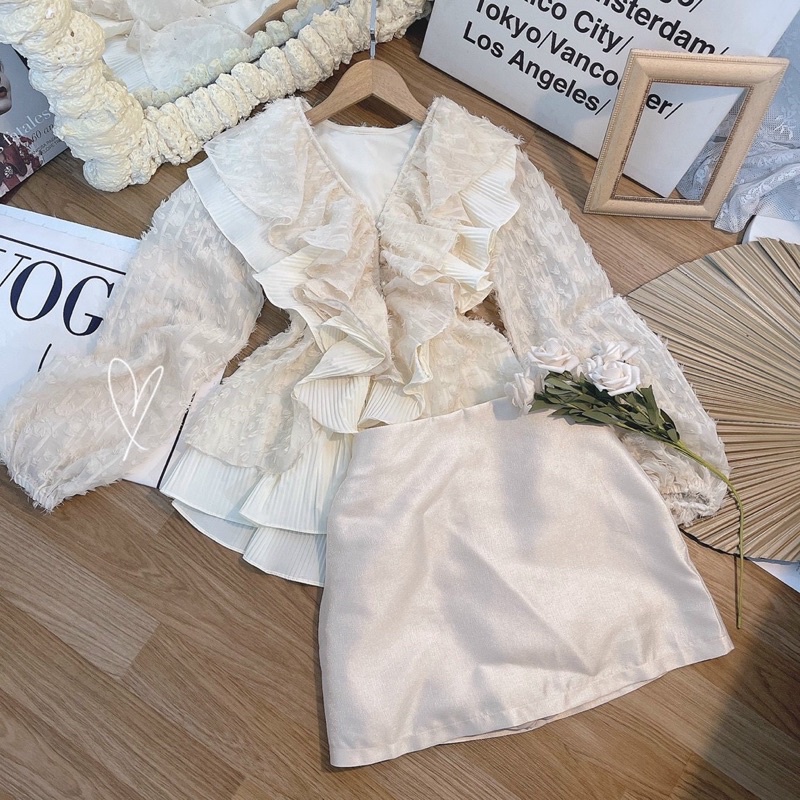 SET ÁO REN BÈO TAY DÀI + CHÂN VÁY TAFTA