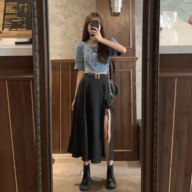 Chân váy xẻ đùi phối quần short và đai váy nữ dáng dài xẻ sườn thắt dây kèm đai cực phong cách