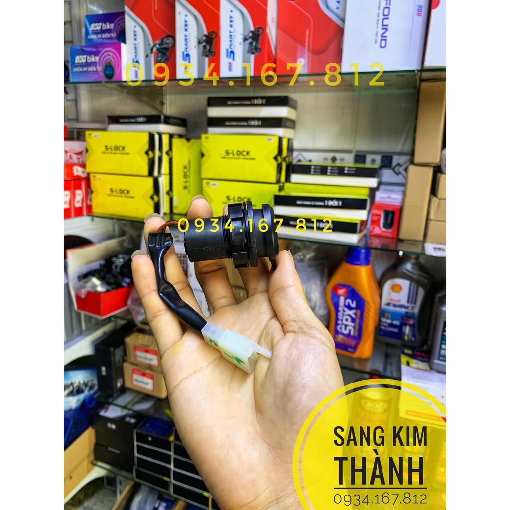 Cổng Sạc Điện Thoại Trên Xe Máy Yamaha. Chính Hãng