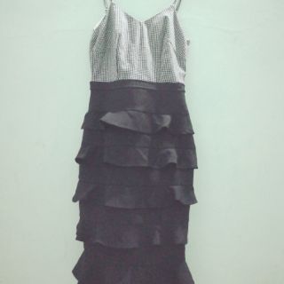 Đầm thanh lý (new 99%)