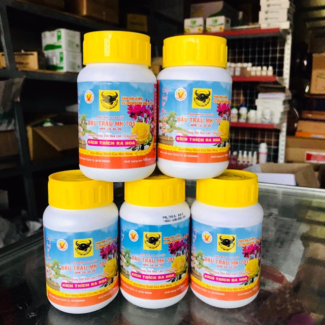 Phân bón Đầu Trâu MK 701 - Kích thích ra hoa sớm - Nhiều - Tươi màu (100g)