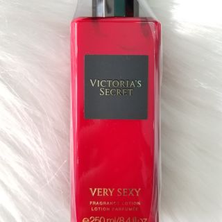 🎊🎊DƯỠNG THỂ VICTORIA SECRET VERY SEXY 250ML