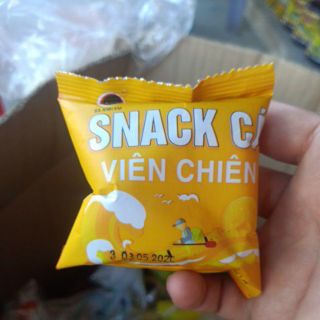 Snack cá viên chiên