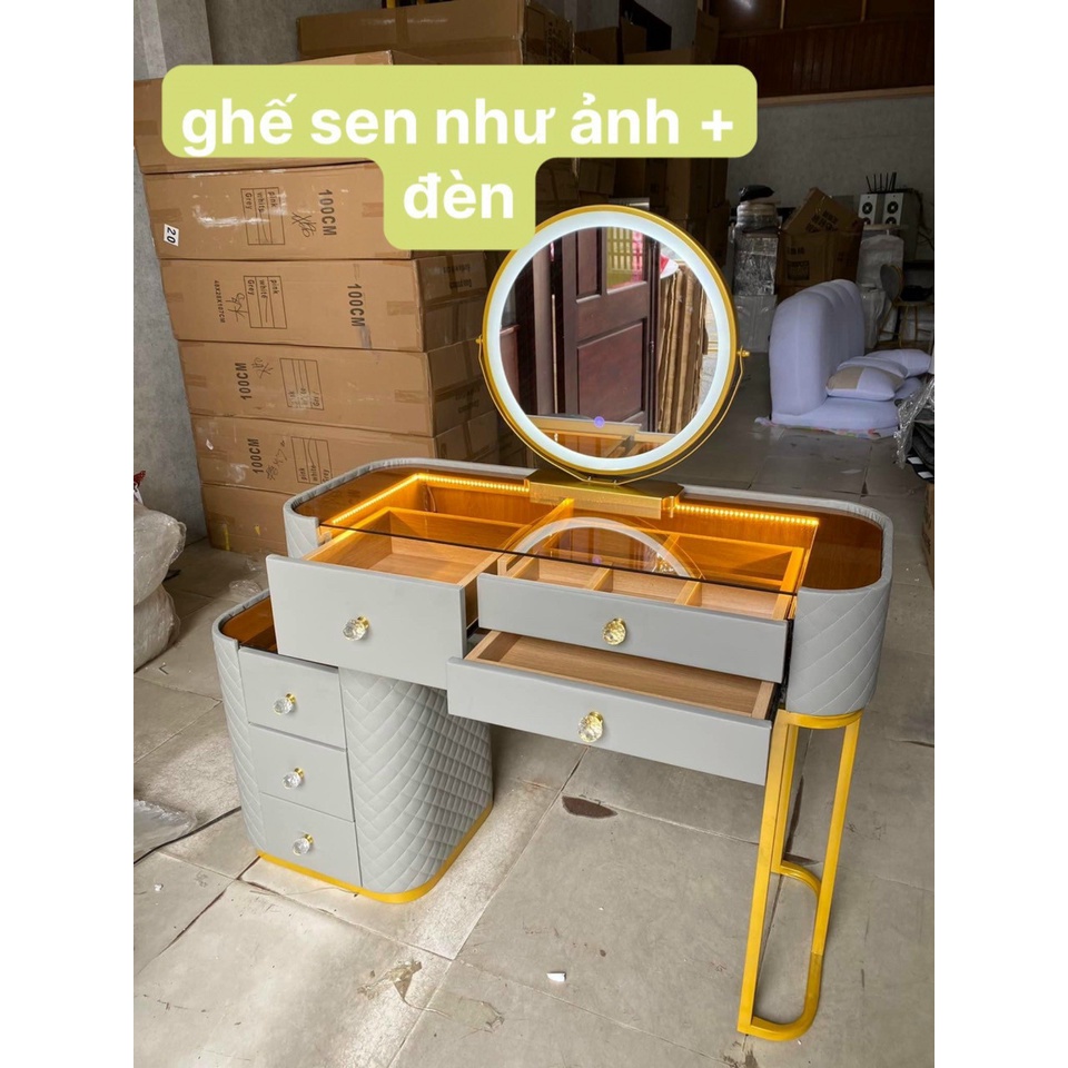 Bộ bàn trang điểm VIP09 gồm bàn ghế và gương