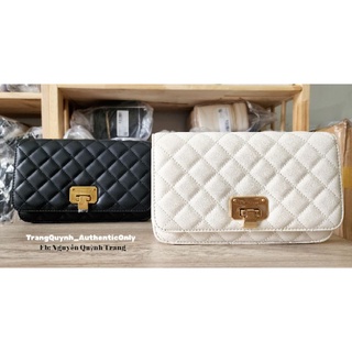 Túi trám Charles & Keith Push-Lock authentic