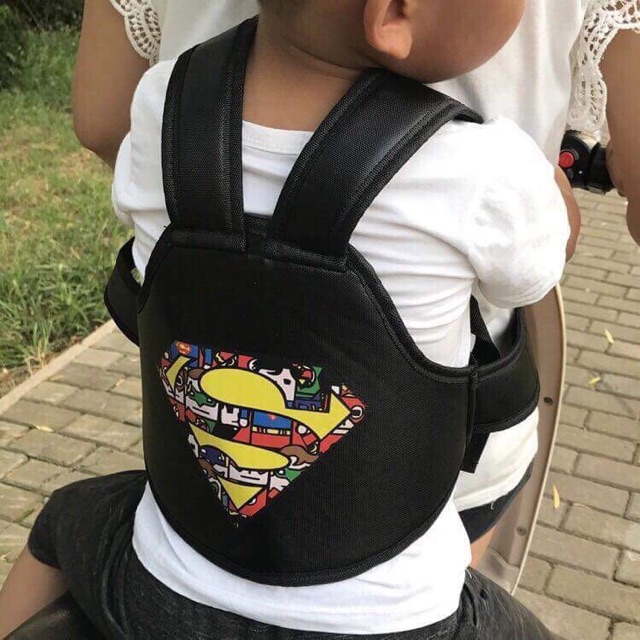 Địu phản quang đi xe an toàn cho bé