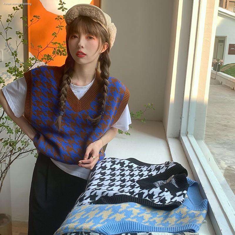 Áo khoác len không tay cổ V phong cách thời trang Hàn Quốc