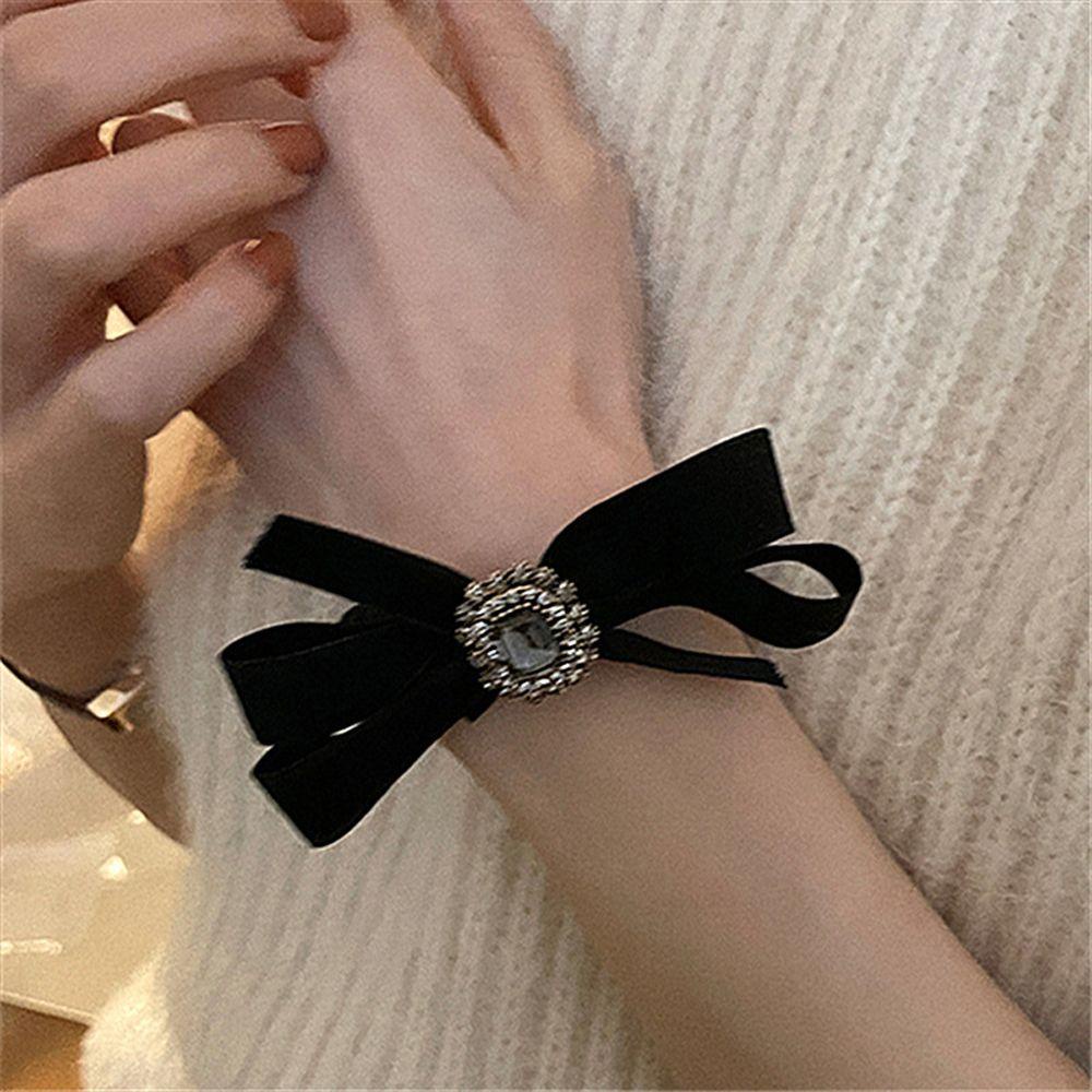 Dây Cột Tóc Đuôi Ngựa Bằng Vải Nhung 26 Kiểu Trang Nhã Dành Cho Bạn Nữ