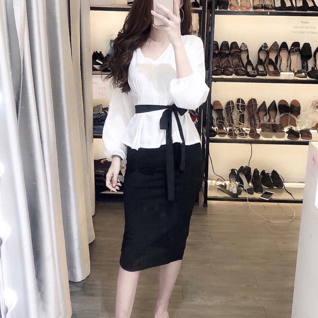 Áo trắng thắt nơ + Hình thật