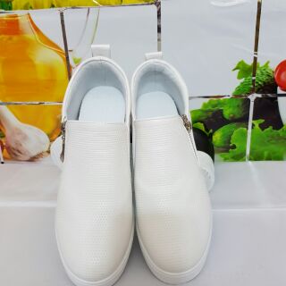 slip on tăng chiều cao