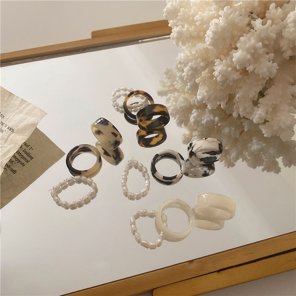 Nhẫn Nữ Xỏ Ngọc Trai Nhân Tạo Và Họa Tiết Da Báo Cá Tính