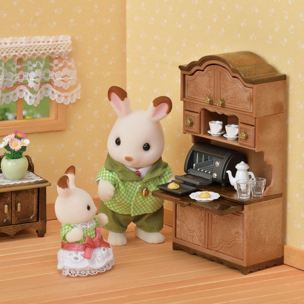 Đồ Chơi Sylvanian Families Bộ Tủ Kệ Ly Cổ Điển Classic Brown Cupboard Set