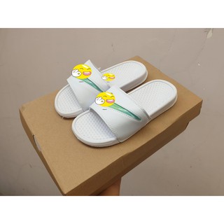 dép trắng móc trong_tặng hộp