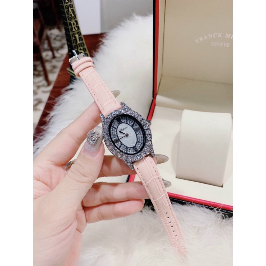 Đồng hồ nữ chopard dây da mặt bầu đính đá đủ màu . Chống nước , chống xước bảo hành 12 tháng